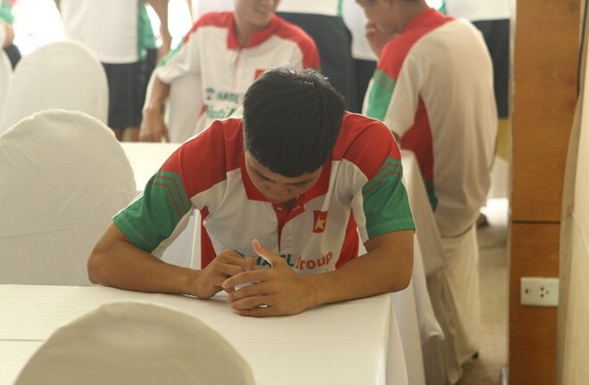 Công Phượng bất ngờ mở lại tài khoản cá nhân