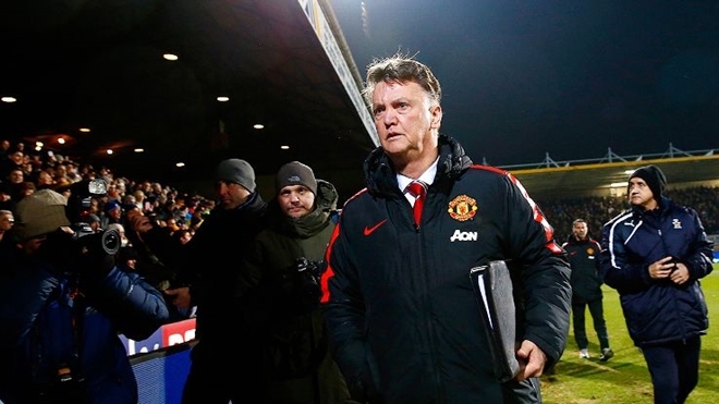 Chưa đấu, Van Gaal đã nhường phần thắng cho Arsenal