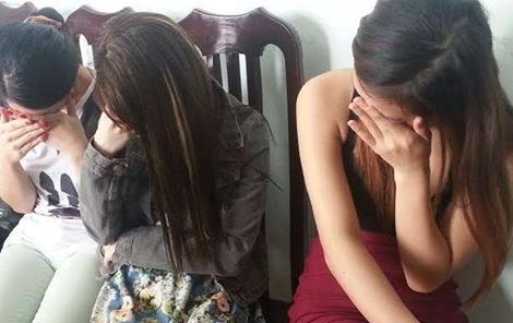 Diễn viên múa bán dâm bị khách chê nên tìm sinh viên thay thế