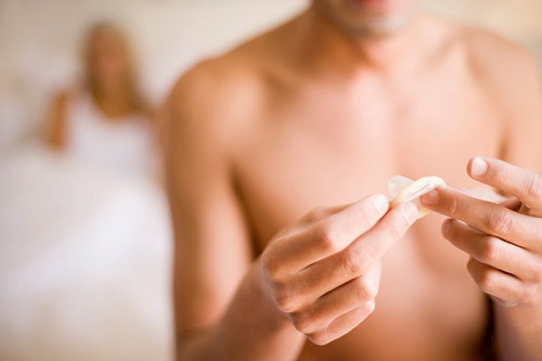 Bao cao su bị rách khi “yêu”, đừng quá hoảng hốt