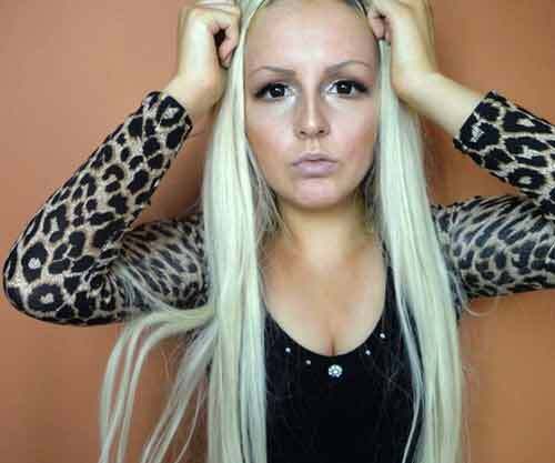 Búp bê Barbie đời thực dành 4 tiếng trang điểm mỗi ngày