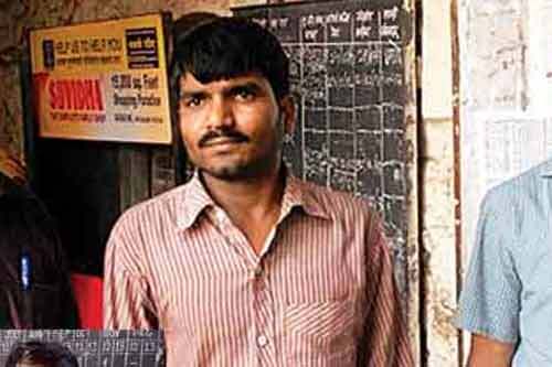 Tên trộm bị ép ăn gần 96 quả chuối để 