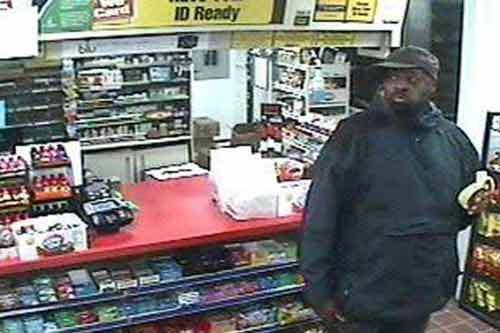 Đâm xe vào trạm xăng để trộm... một quả chuối