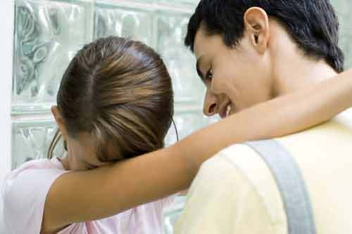 Vì sao bạn gái lạnh nhạt sau khi chúng tôi hôn nhau?