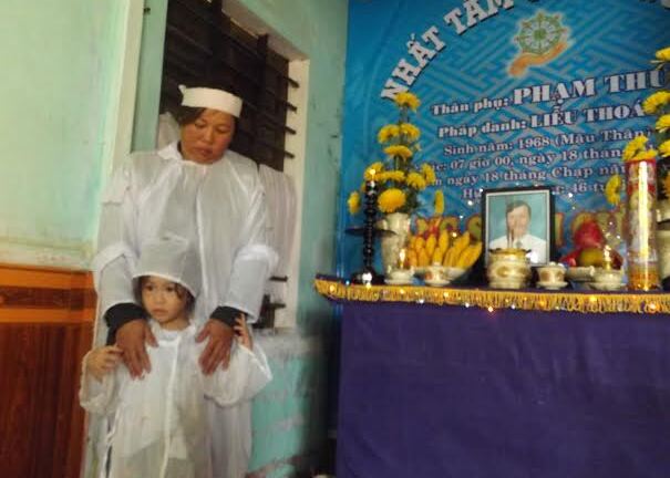 Vụ chìm tàu ở Huế: Cận kề Tết xé lòng mong đợi tin cha