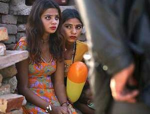 Nghiệt ngã phận đời những gái mại dâm Ấn được đào tạo từ bé