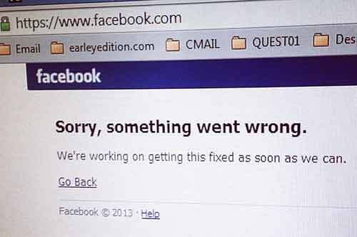 Dân mạng toàn cầu xôn xao Facebook