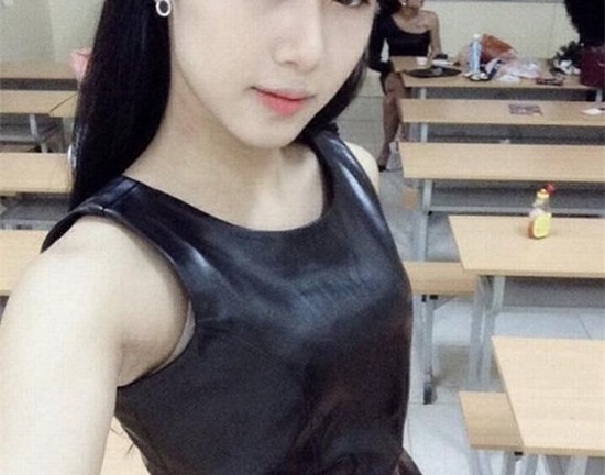 Hot girl chuyển giới Trâm Anh là ai?