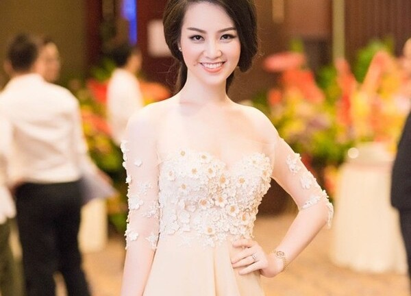 Đọ nhan sắc hoa khôi ĐH Ngoại thương qua các năm