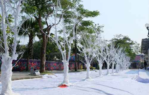 Noel 2014: Ngắm con đường tuyết có một không hai ở Hà Nội