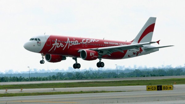 Máy bay AirAsia mất tích: Từ lo lắng chuyển sang cầu nguyện