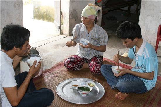 Hạnh phúc đôi khi chỉ là “Bữa cơm gia đình” gây xúc động