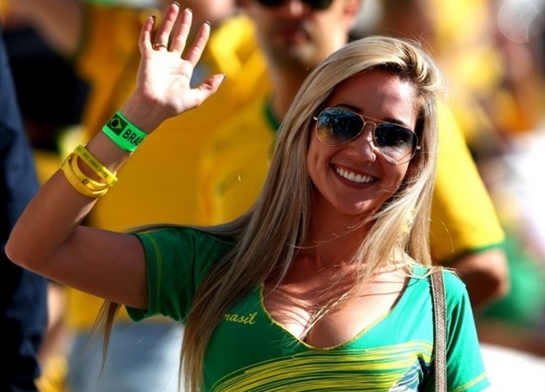 Nhan sắc xinh đẹp của cổ động viên Brazil mùa World Cup