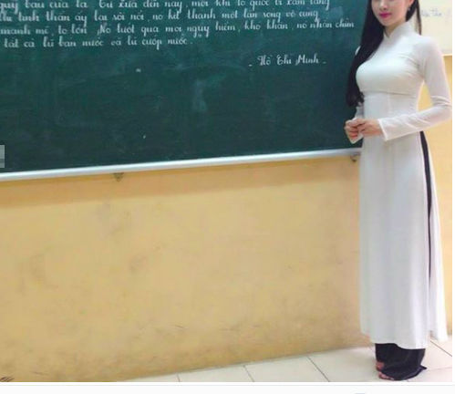 Cô giáo xinh xắn viết chữ đẹp gây sốt