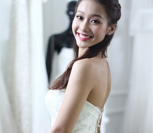 Đọ nhan sắc các hot girl Việt khi mặc váy cô dâu