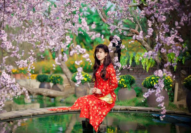 Xuân Ất Mùi 2015: Hot girl Kiến Trúc khoe sắc bên vườn đào 