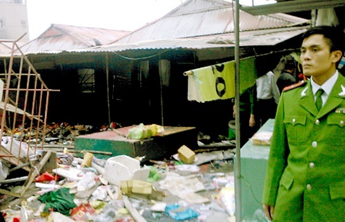 Chợ Kinh Môn cháy rụi do hóa vàng ngày mùng 4 tết