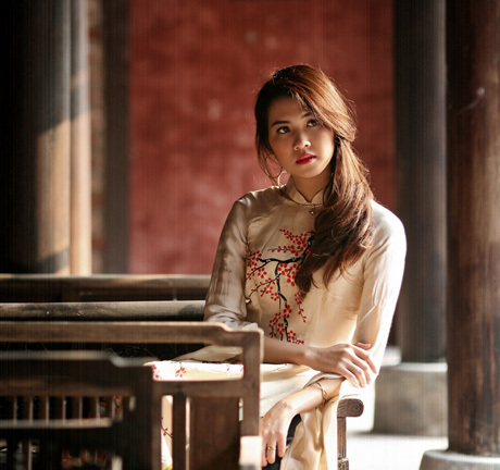 Á Khôi Imiss 2013 duyên dáng và cuốn hút trong tà áo dài