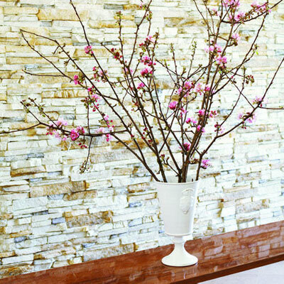 Bí quyết giúp chị em giữ cành đào tươi lâu cho ngày Tết