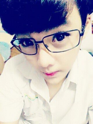 Phát sốt với chàng trai giả gái cực xinh đẹp