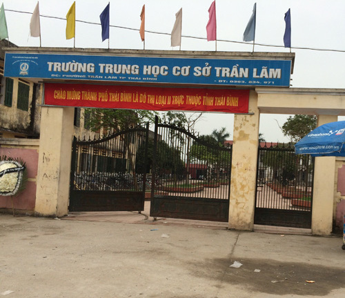 Một cú đấm... giết chết bạn học vì không nhặt hộ túi xách