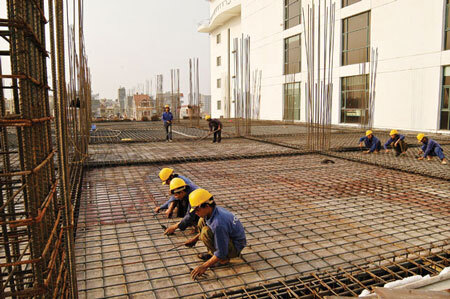 Doanh nghiệp xây dựng “xoay trần” với bài toán thưởng Tết