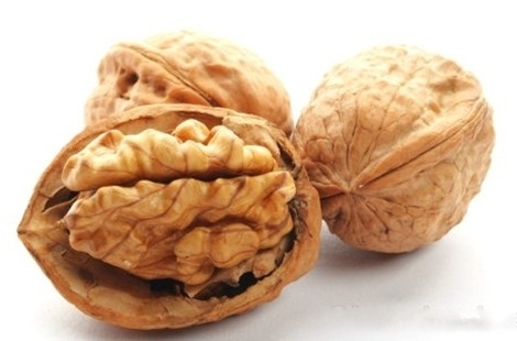 Đại gia phóng tay chi hàng trăm triệu đồng mua quả óc chó