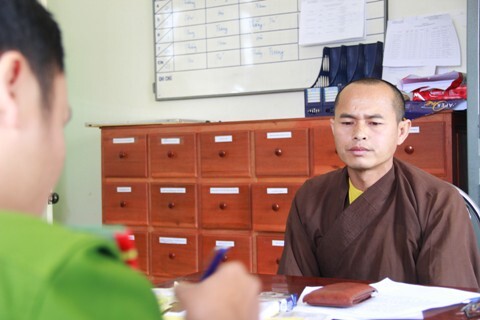  Bắt giữ đối tượng cải trang nhà sư để lừa tiền công đức