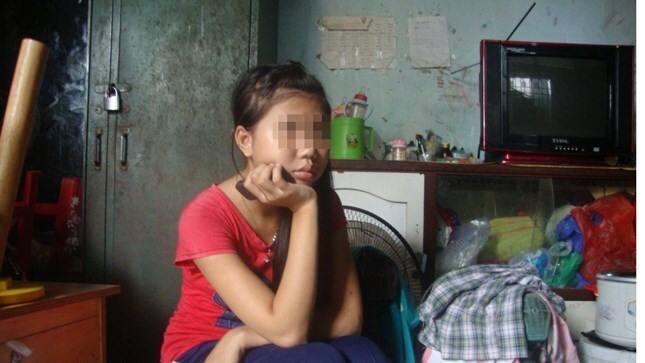 Cha dượng và tình nhân của bà ngoại thay nhau xâm hại bé 14 tuổi