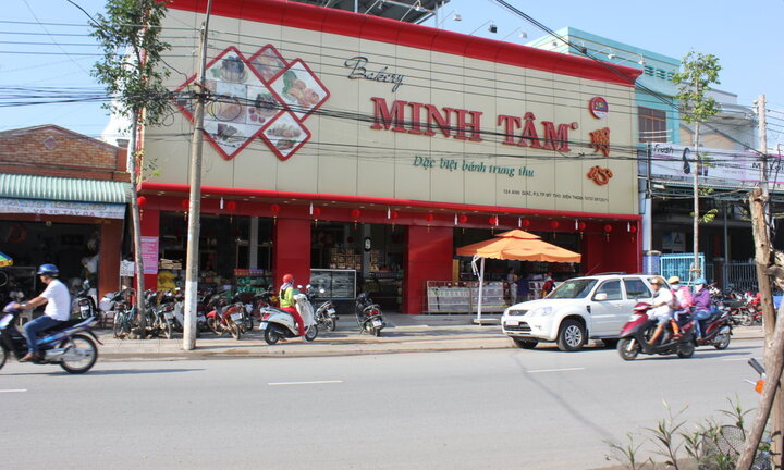 Vụ nhân bánh trung thu đốt cháy: Thông tin thiếu kiểm chứng