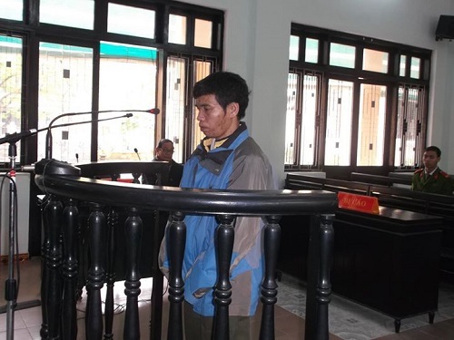 Nổi thú tính hiếp dâm em họ, lĩnh án 13 năm tù
