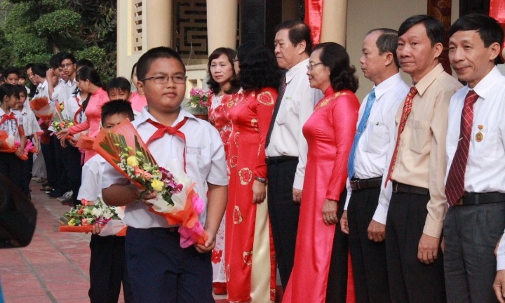 Giáo viên và học sinh náo nức dự lễ tết thầy đầu xuân Ất Mùi