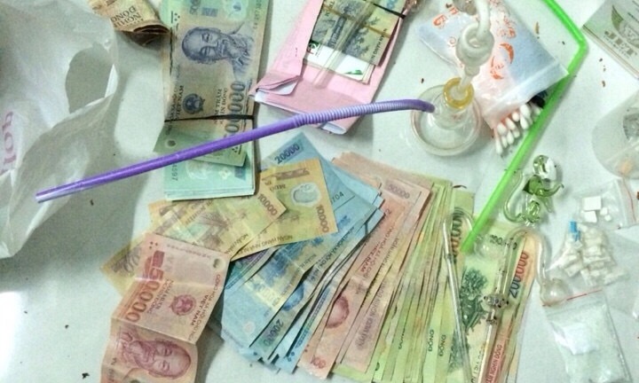 Công an đột nhập phòng trọ, bắt gọn ổ ma túy tại Bình Dương