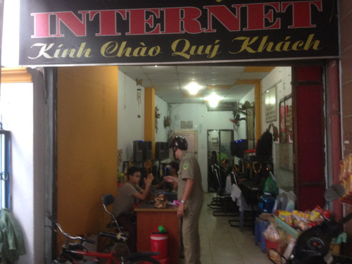 TP HCM: Truy bắt hung thủ đâm chết thiếu niên 13 tuổi tại tiệm Internet