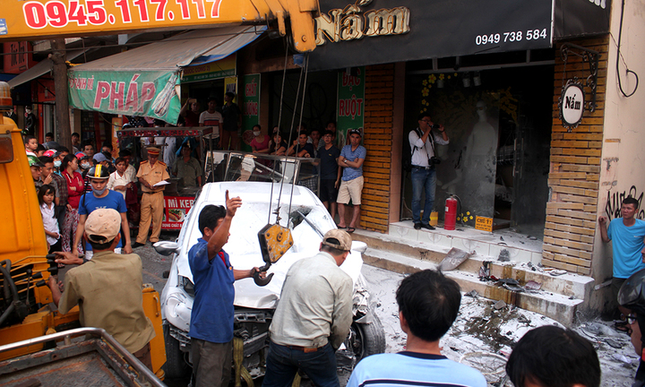 Tông liên hoàn 7 xe máy, 