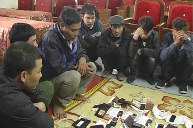 Triệt phá nhóm đối tượng đánh bạc tại đầm tôm lúc nửa đêm