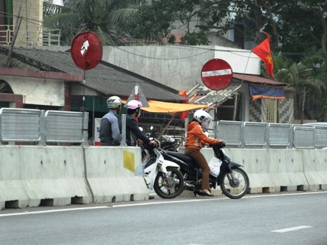 Chủ tịch tỉnh Thanh Hóa chỉ đạo điều tra vụ dân tháo dải phân cách QL1A