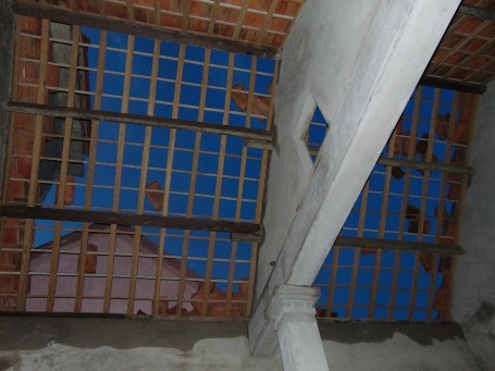 Mưa đá, lốc xoáy quét qua Hà Tĩnh, 300 ngôi nhà tốc mái, 1 người bị cây đè chết