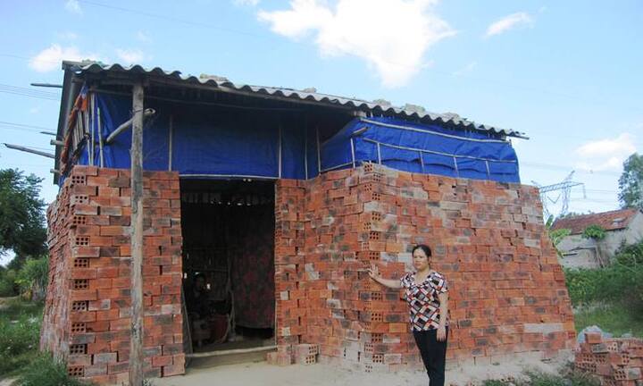 'Mẹ ơi con sợ gạch đổ vào người...'