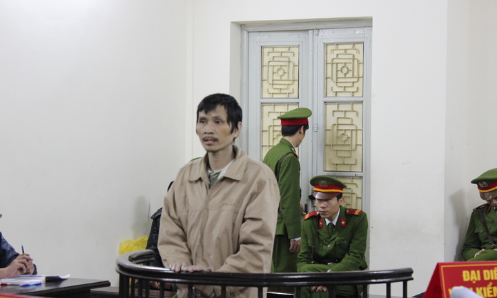 Nghi vợ ngoại tình, chém 