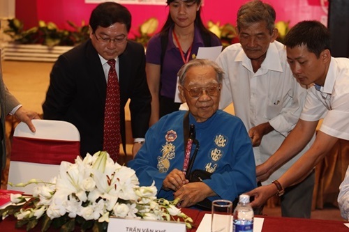 Hoa hậu Việt Nam Thùy Dung, Đặng Thu Thảo cùng khoe sắc rạng ngời