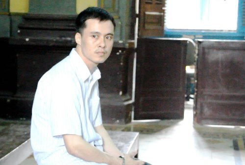 Án chung thân cho kẻ đâm chết người đồng tính cùng phòng