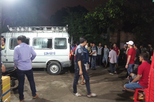 TP.HCM: Ba thanh niên bị nhóm 