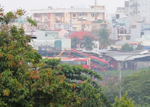 Xe giường nằm Hoàng Long lao rạch, may mắn không có thương vong