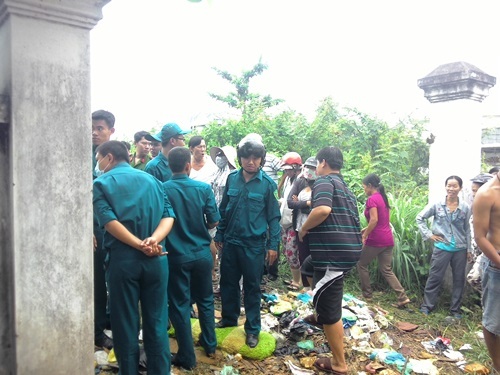 Kinh hoàng phát hiện người đàn ông treo cổ trên cây trứng cá