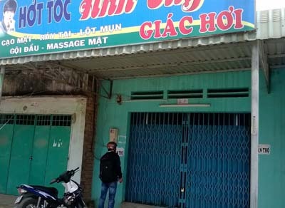 Diệu kế của chủ tiệm hớt tóc khiến