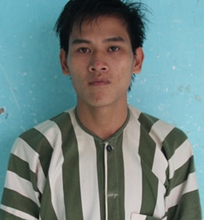 Dùng kim tiêm dính máu tống tiền, hiếp dâm thiếu nữ