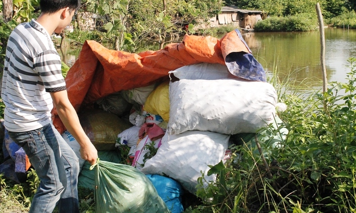 Công ty Intechpharm lén lút vứt 54 bao tải thuốc trẻ em