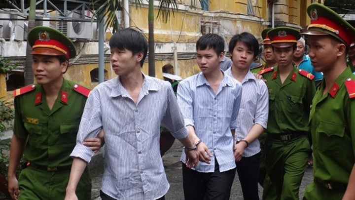 Hết tiền nhậu đi 