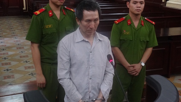 Mâu thuẫn gia đình, cha giết con để trả thù vợ